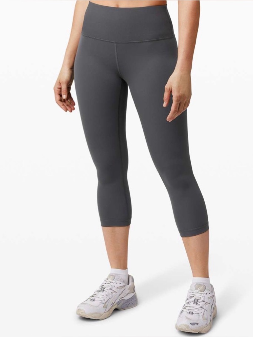 Lululemon Wunder Under Leggings - grey. Size 6.